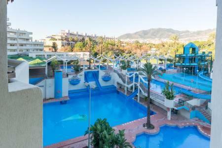 Estudio Apartamento Nuevo Benalbeach ベナルマデナ エクステリア 写真