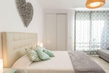 Estudio Apartamento Nuevo Benalbeach ベナルマデナ エクステリア 写真